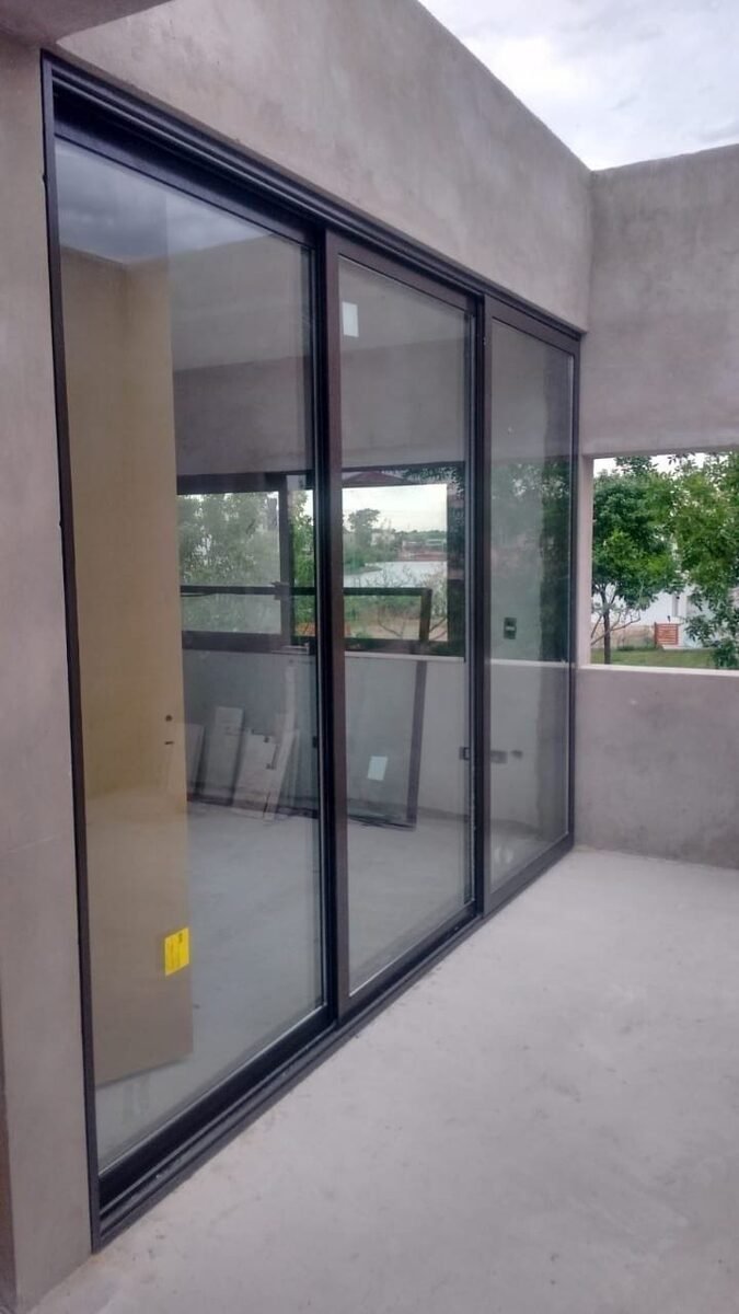 Sliding Door — view 2