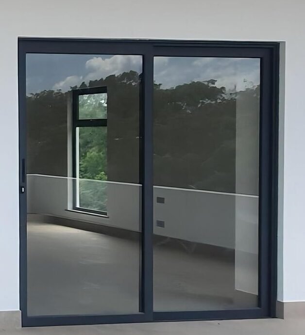 Sliding Door — view 4