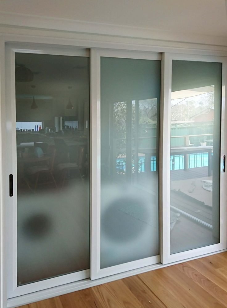 Sliding Door — view 5