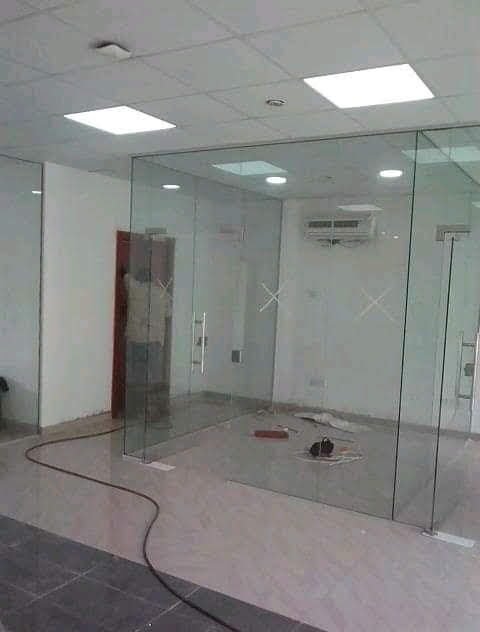 Display Glass / Partition — view 2