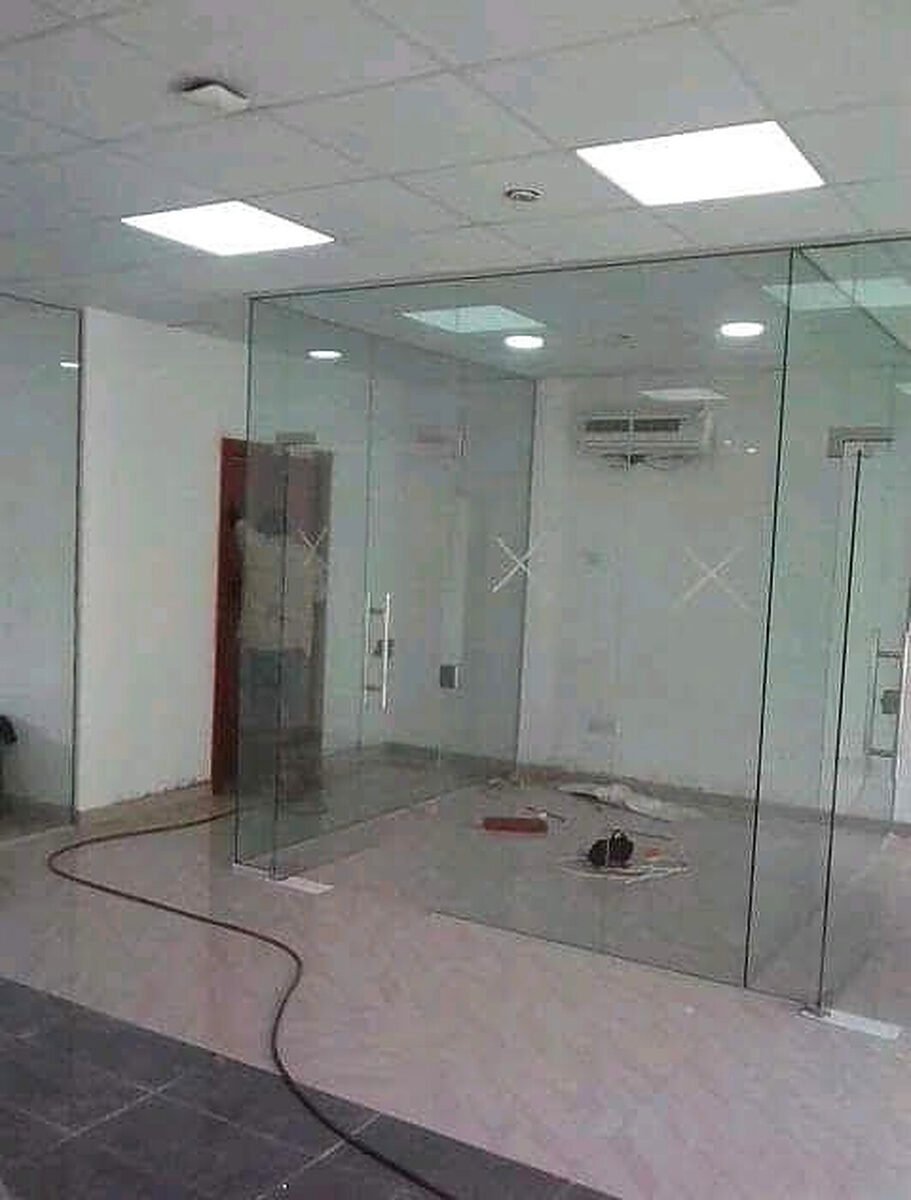 Office glass partitions — Ikoyi